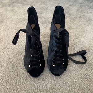 NEW Schutz Booties, Size 35.5